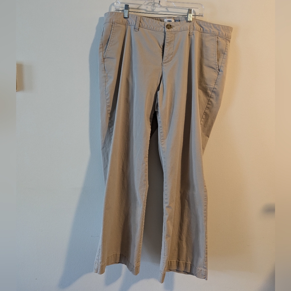 Old Navy Women's Plus Everyday Khakis Size 20 plus